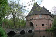 Wasserschlos Bladenhorst.jpg